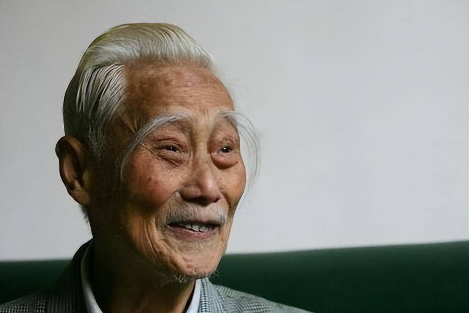 因此,很多人又将长眉毛称为"寿眉",认为眉毛长就代表寿命长.