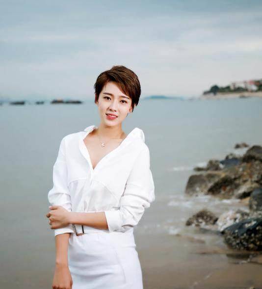 《马大帅》中的小翠和小云如今一个当老师一个沦为配角_孟真_赵本山