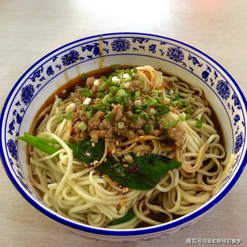 正宗面仔官勾魂面是一种小吃配料是猪肉等调料为炒花生油辣椒蒜_技术