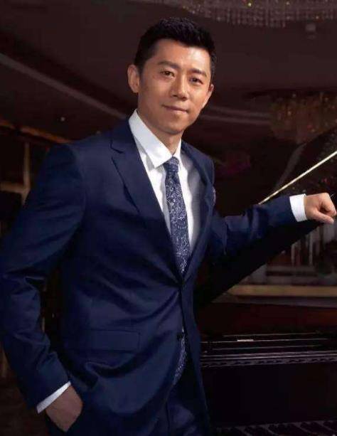 夏雨不是不红,而是在另一个世界里红得发紫,圈内的另类明星_魔术_方面