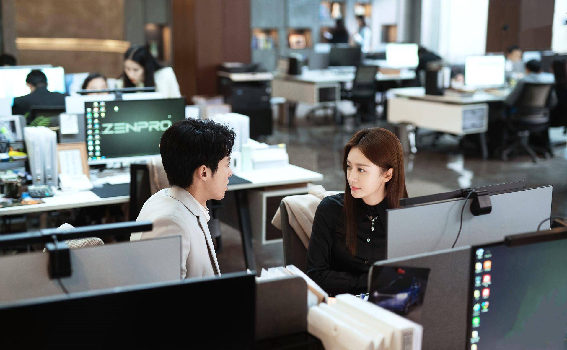 《理智派生活》:月尊大人的年下弟弟体验,职场与爱情的双重考验_沈若