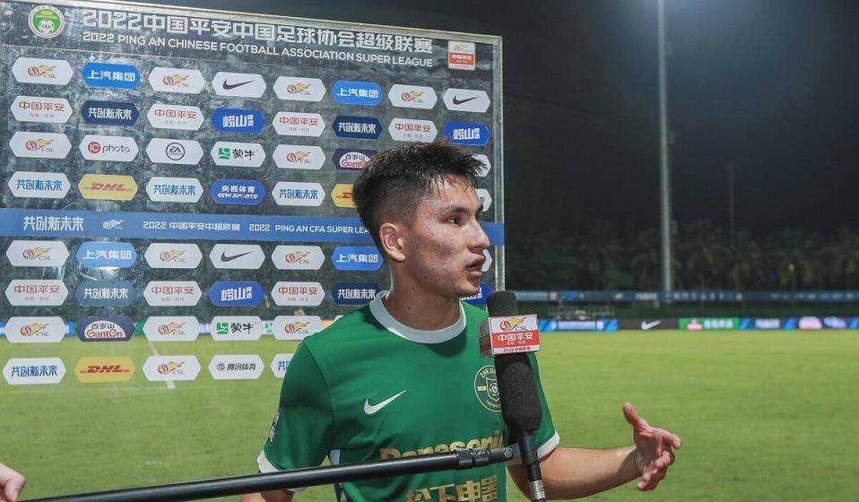 无视外援要球就是单打独斗,错失进球良机_阿布力克木_比赛_穆谢奎