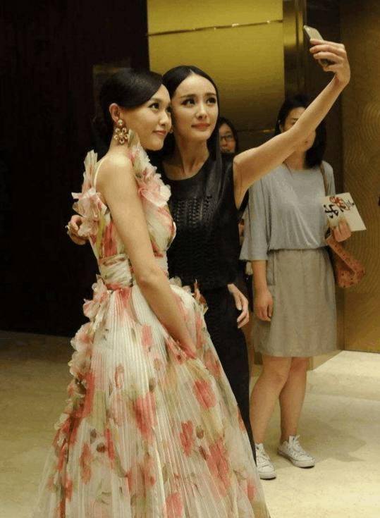 娱乐圈闺蜜纷纷声明团灭,不曾是姐妹花,关系不熟成笑话_杨幂_李小璐