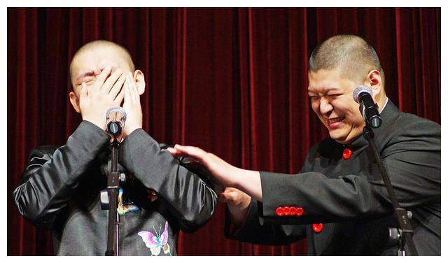 刘云天离开德云社新解,儿子和父亲打架,儿媳妇肯定和儿子一起走