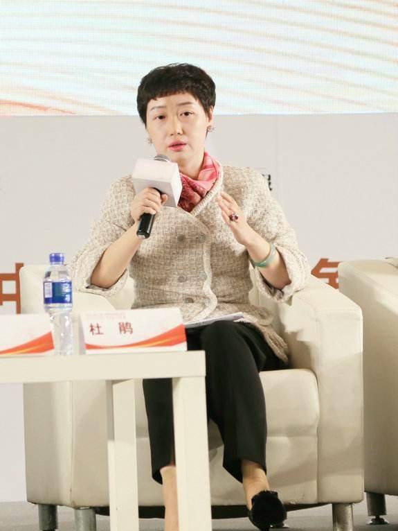 学国美老板娘和董明珠穿衣,优雅知性_身材_设计_上衣