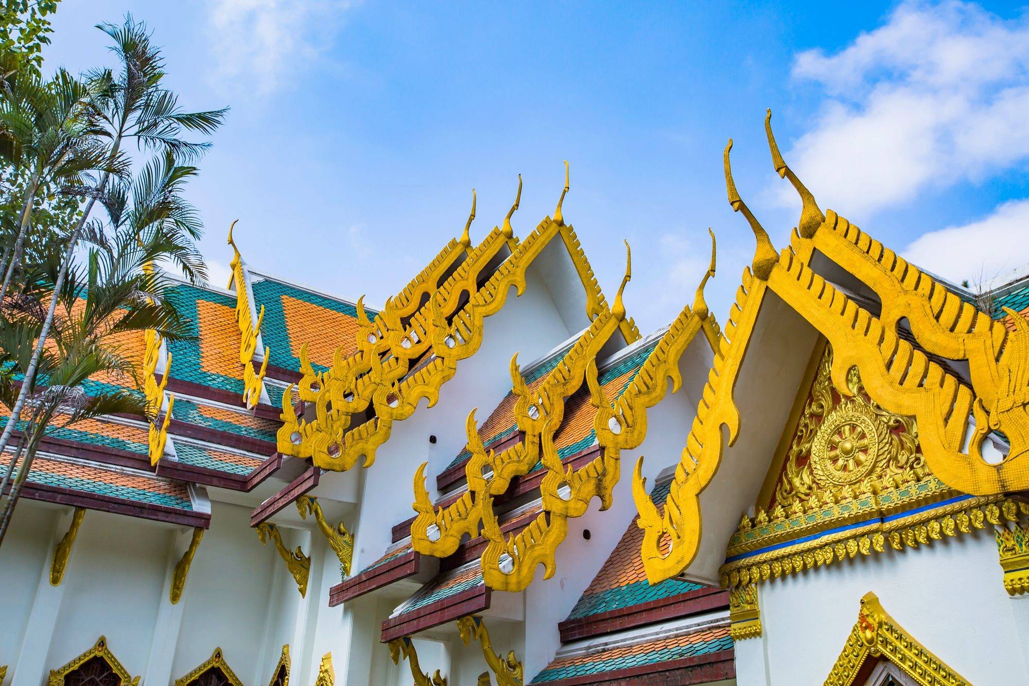 潮州开元寺泰佛殿,潮州小众拍照圣地,0元就可以穿越到泰国_石柱上