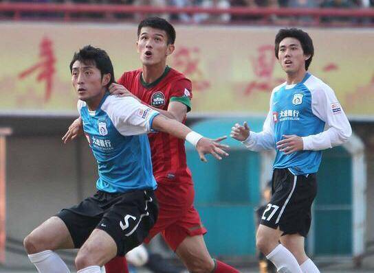 杨二哥反戈一方,回家比赛激动了解大连风格,担起防守龙东重任_杨博_于