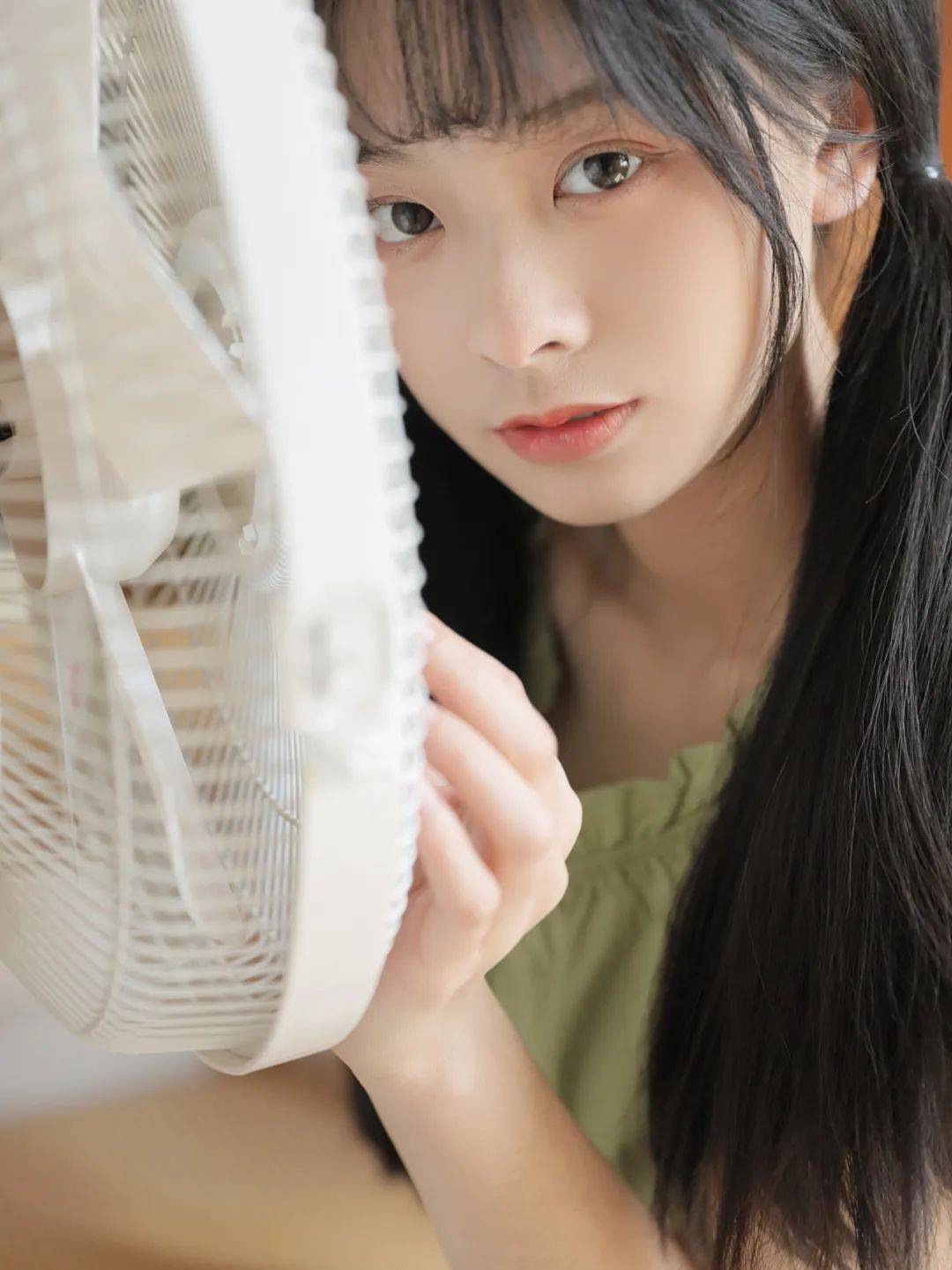 清纯少女根身器界一切镜相 皆是空花水月
