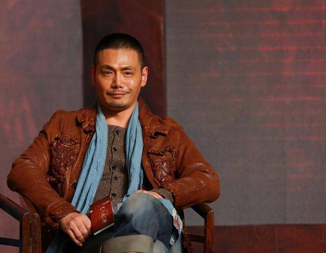 2000年,遭张纪中换角,称"耍大牌"后跌下神坛的邵兵,现状如何_时候