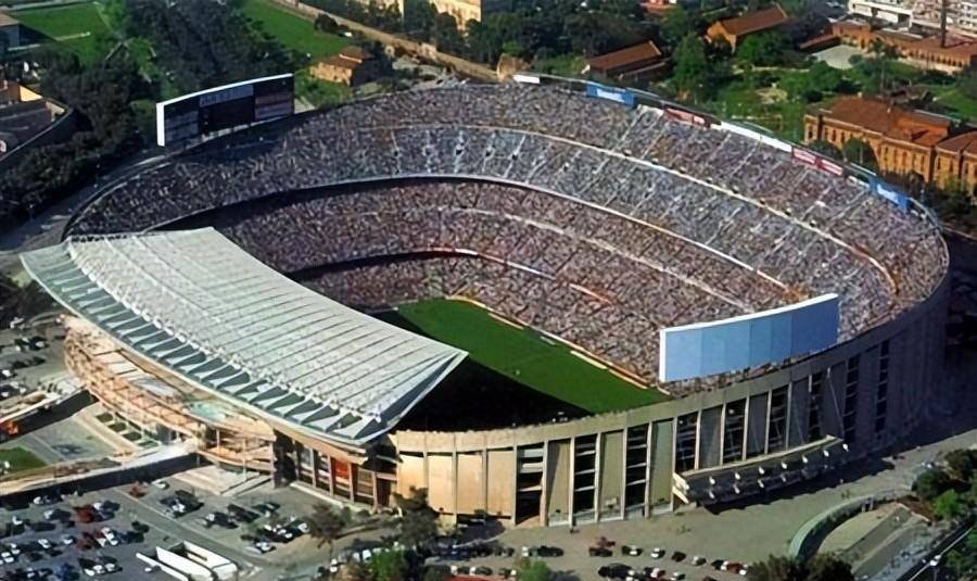 外国媒体排列出欧洲各大豪门足球俱乐部上座人数排行榜_球场_主场