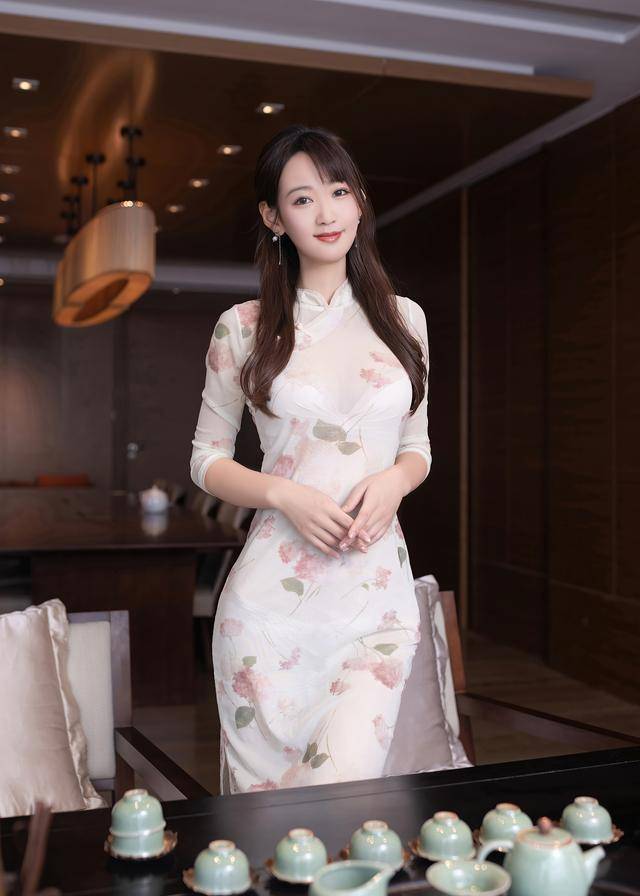 女子逆行与骑车小伙爆发剐蹭，，小伙全程只回覆我听交警的！，，8月9日小伙自己回应：交警认定对方全责
