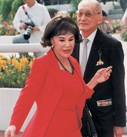 富豪家庭生了6个孩子,素颜吓坏小偷,如今家庭幸福_黄夏蕙_胡百全_林蛟