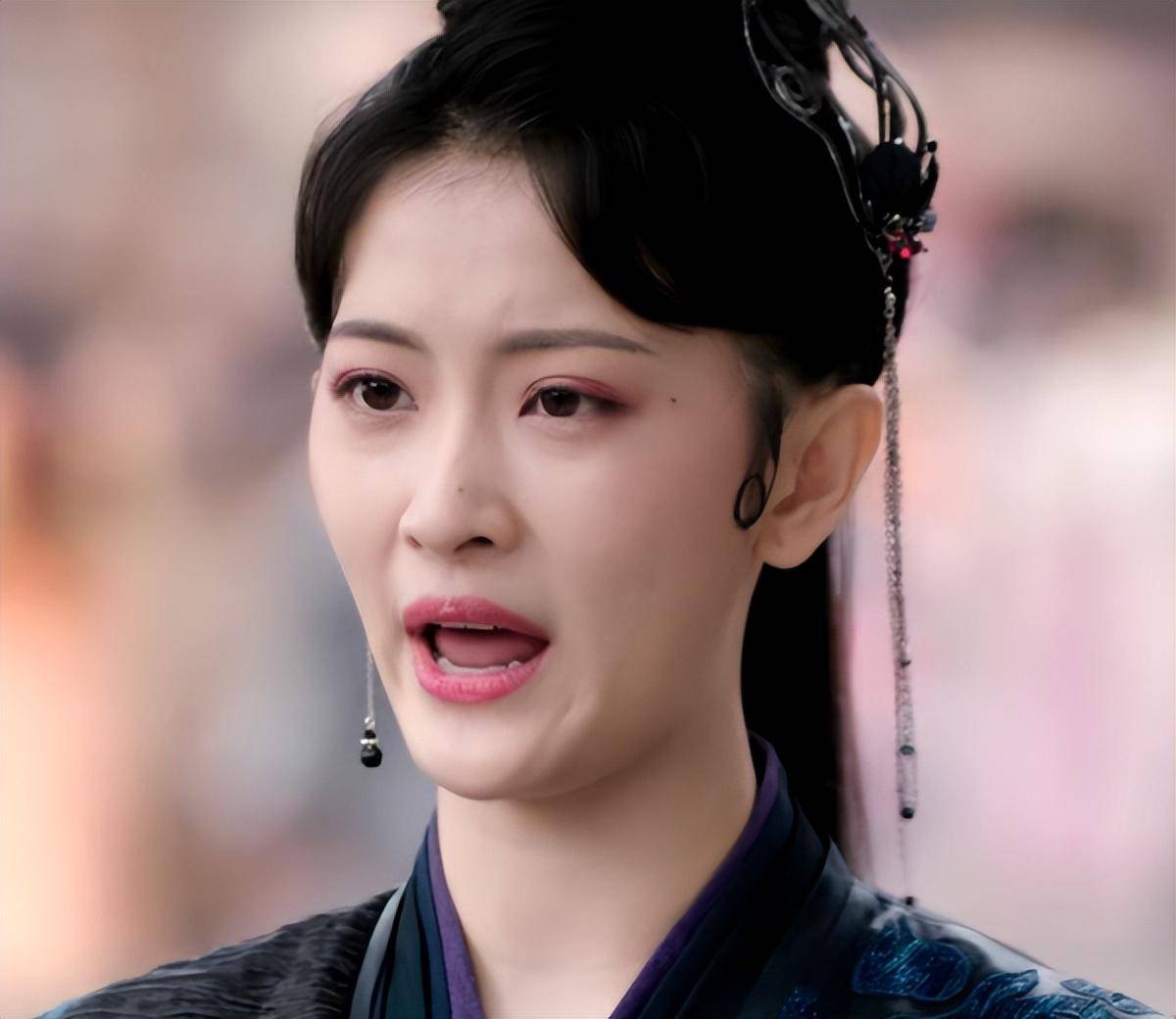 星落凝成糖:记住王若溪,虽然戏份像关系户,但真的很清纯很会演_素水