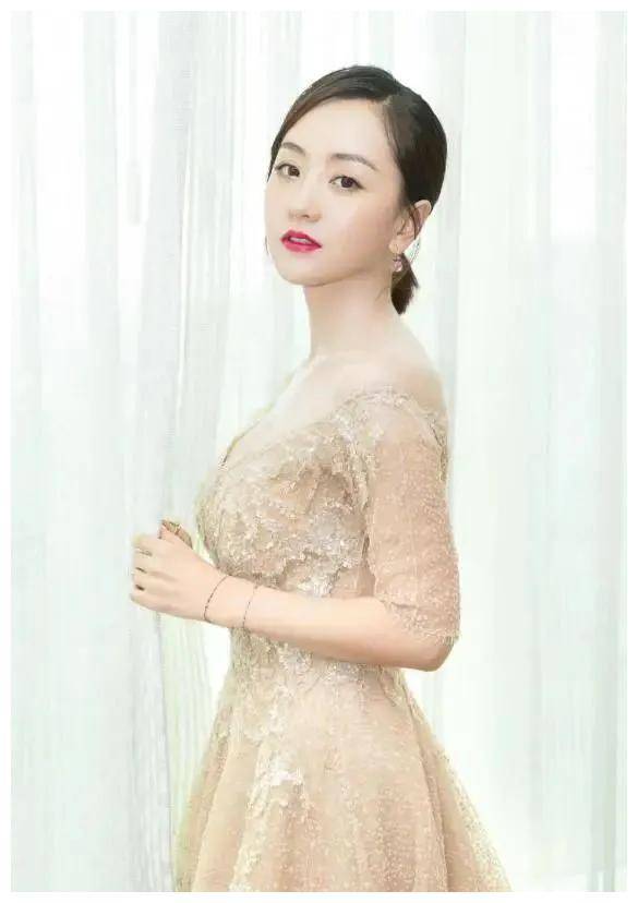杨蓉真抗老,41岁穿透明蕾丝裙,韵味十足_气质_亮片_演技
