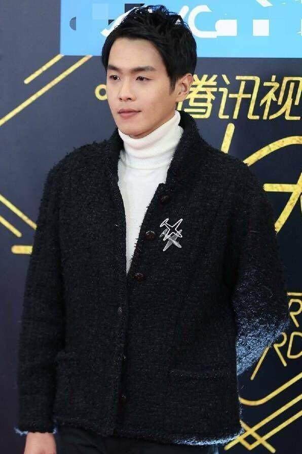 花儿与少年第三季开始,井柏然张若昀充当护花使者,谁更有男友力_白色