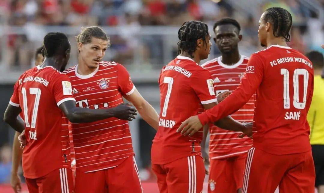 法甲:巴黎0-2雷恩吞赛季首败|0比2!梅西垂头丧气,巴黎重蹈覆辙,恐重蹈上赛季结局