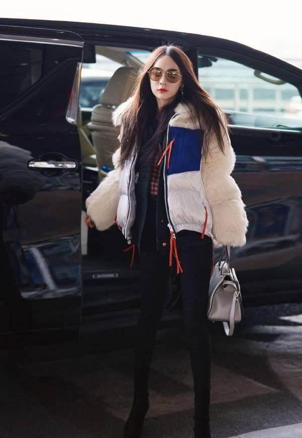 霍思燕晒机场街拍照,虽p出了大长腿,但嗯哼"被长高"10厘米!