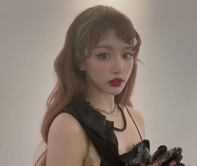 节目中就可以发现她的有趣之处,最近《春日酱》最近一期正式更新了,孔