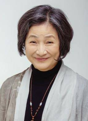 中国第一打女郑佩佩,息影20年后凭什么能强势回归?_香港_事业_电影