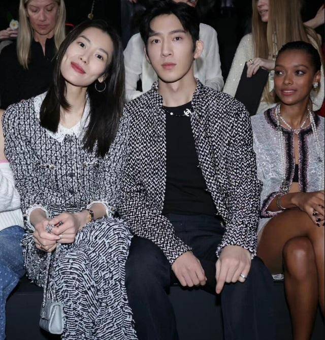 刘雯与绯闻好友出席时装周,奚梦瑶嫁入豪门,何穗转行,不一样了!