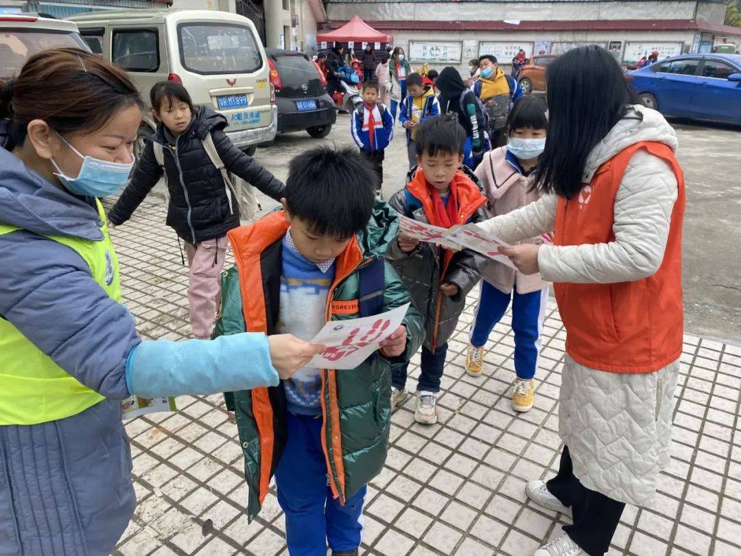【佛冈水头】联合禁毒办到西田小学开展禁毒宣传活动_毒品_知识_校园