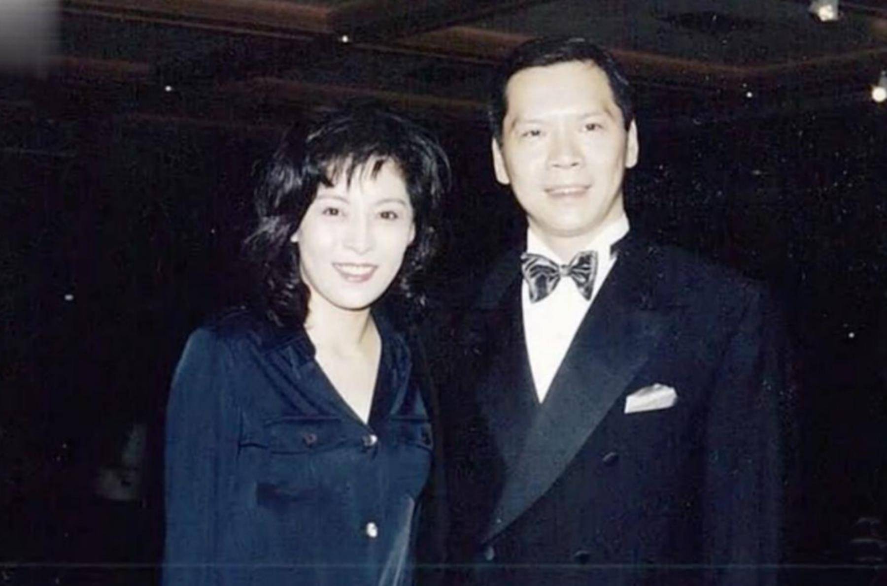 向华强出钱养前妻40年,向太不仅没吃醋,还叫对方一声"姐姐"_丁佩_陈岚