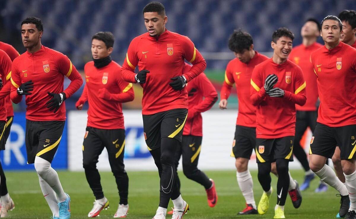 长传冲吊干垮东南亚球队,这种思维堪称中国足球的一大祸害_比赛_技术