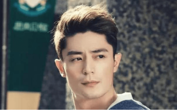 霍建华一家三口罕见同框,没流量没了颜值,与林心如恩爱令人羡慕_同窗