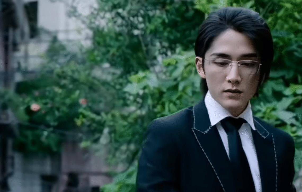 看到张新成画费渡的时候,我理解大家的抱怨,宁可不要脸,也不要做纸人!