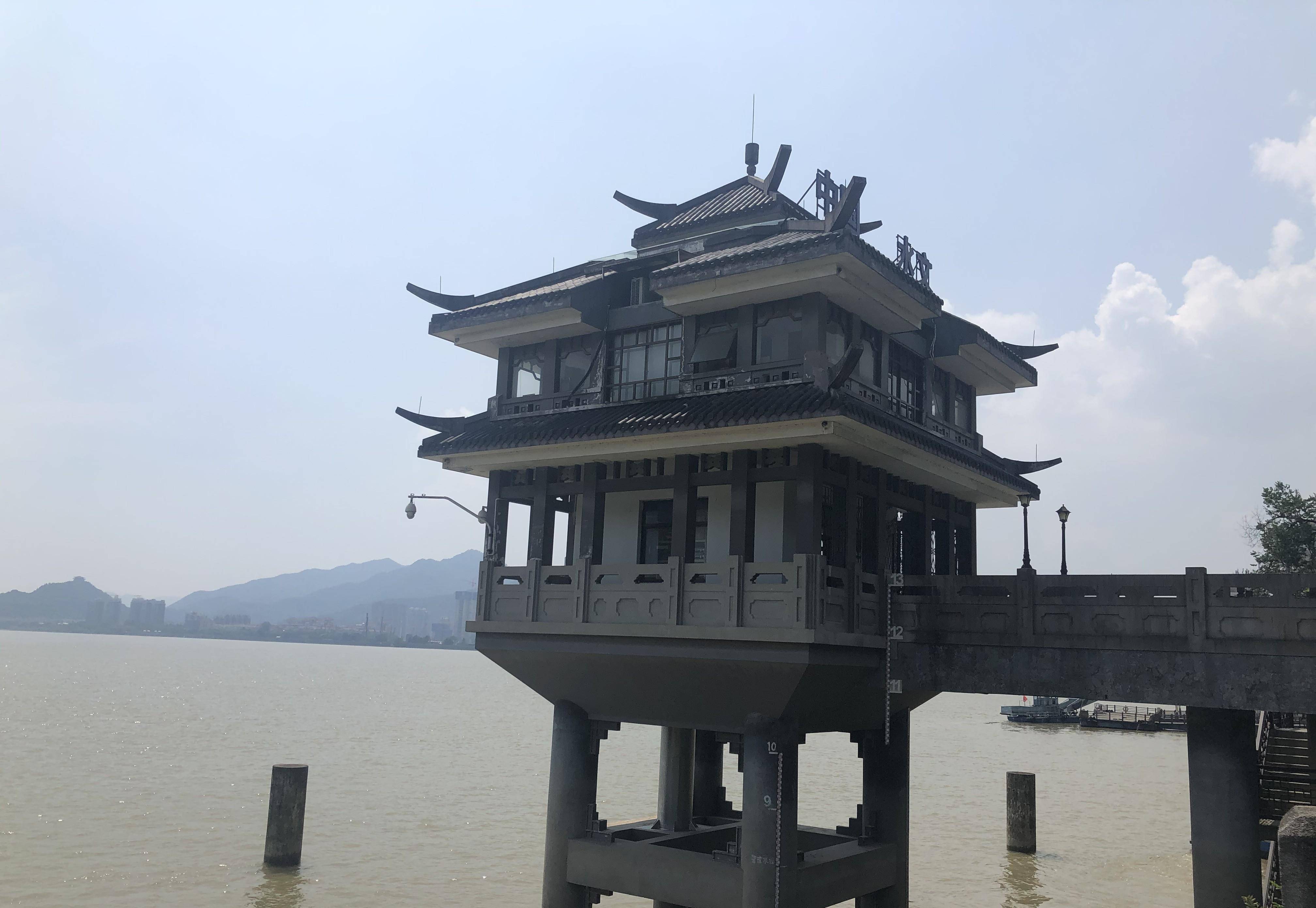 富阳鹳山公园:一座山不在高,有文则名的承载千年历史文化的公园_石碑