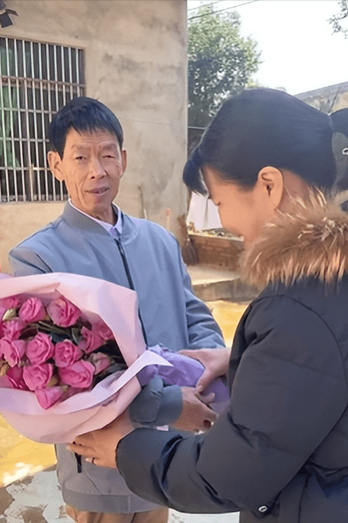 2019年,越南姑娘六六回中国寻亲,父母分开20多年,只求一家团聚_生活