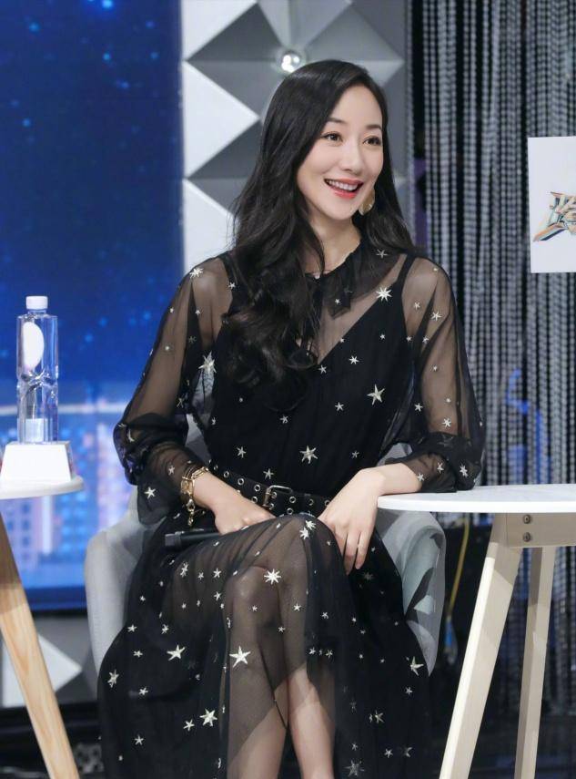 韩雪是一个很有气场的女生,穿起来很高级,身高也不错.