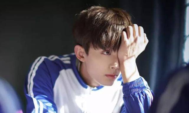 看《沙海》没被吴磊和秦昊吸引,却被这个小姐姐惊艳了,颜值满分_盗墓