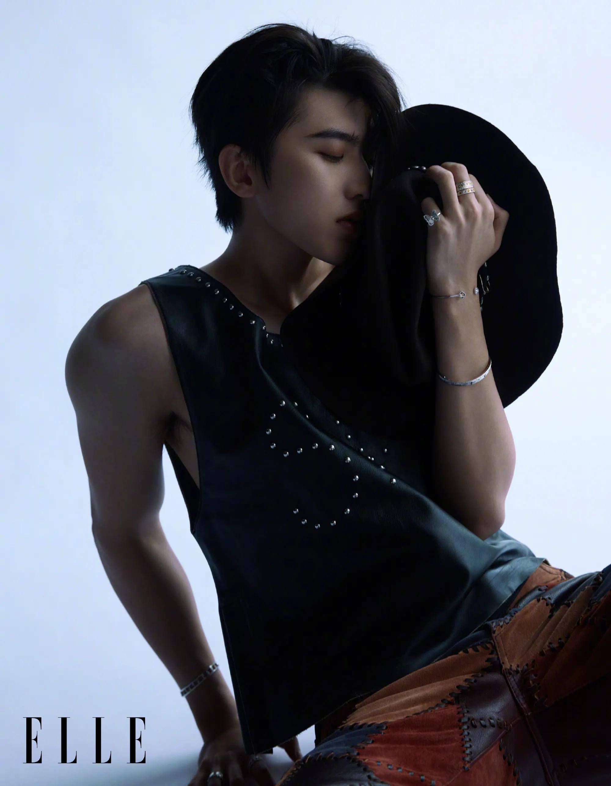 时尚|蔡徐坤二登《elle》封面,弥漫浓烈夏日蝴蝶风,神秘又奇异_系列