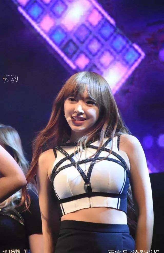 如果让你选择,你更喜欢女孩子纤细的大腿还是像程潇这样不胖不瘦刚刚