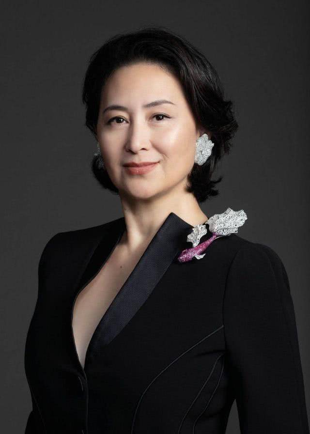 赌王女儿何超琼:与陈百强相爱10年被父亲拆散,如今60岁仍单身_何鸿燊