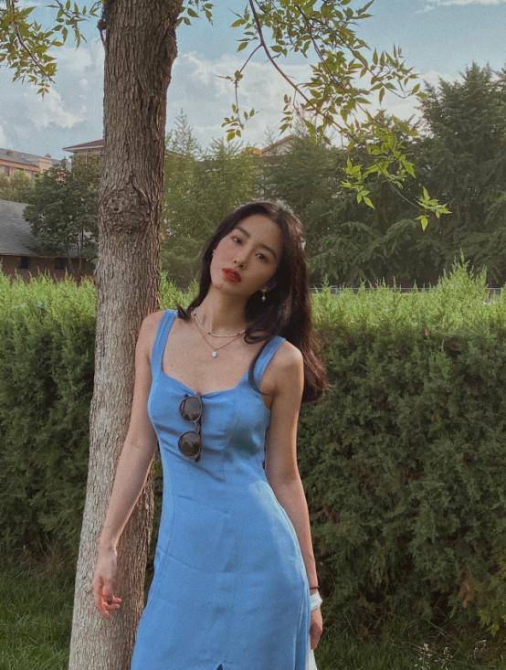 芳华最唯女子神杨采钰,减脂训练保持曲线,曼妙身姿令人沉醉!