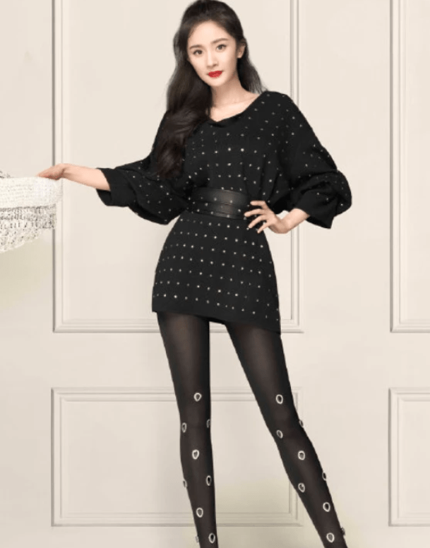 "吹泡泡"的黑色丝袜,搭配钻石连衣裙,展现姐姐的少女心_时尚_女明星