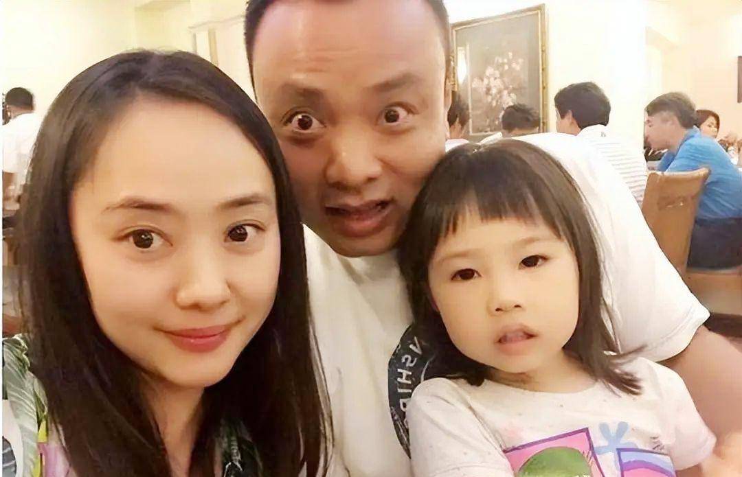 央视主持沙桐离婚,妻子暗示无性婚,沙桐前妻发四道反省问题!