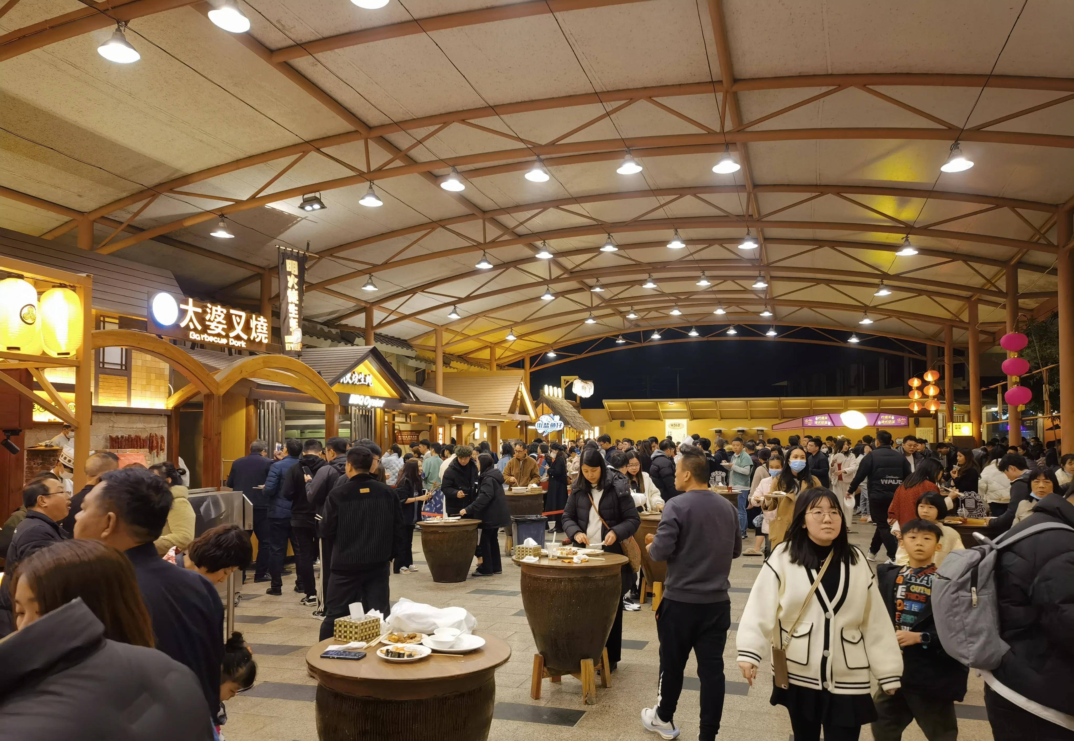 御温泉有个大餐庙会 ,就如一个集体大拜年,挺有意思!_美食_生活_游戏