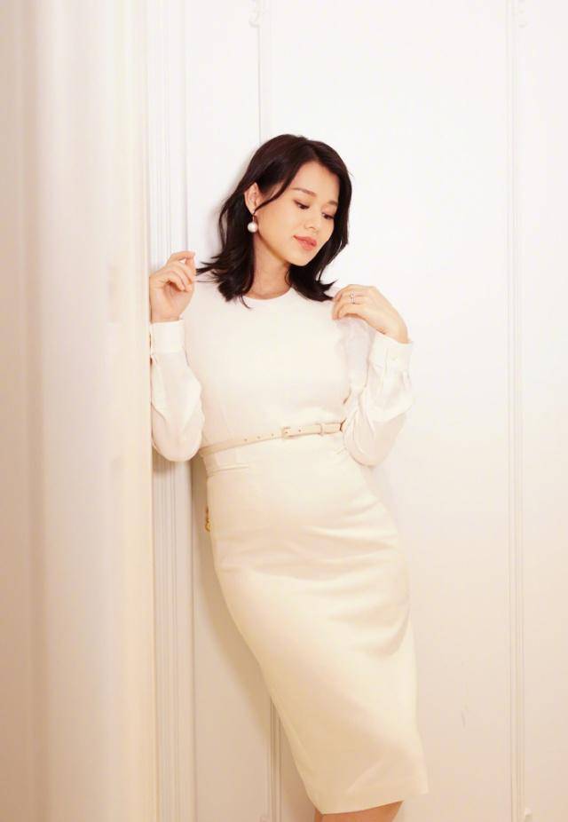 胡杏儿晒有李乘德头像的生日蛋糕:你永远在我心里_奕霆_时候_照片