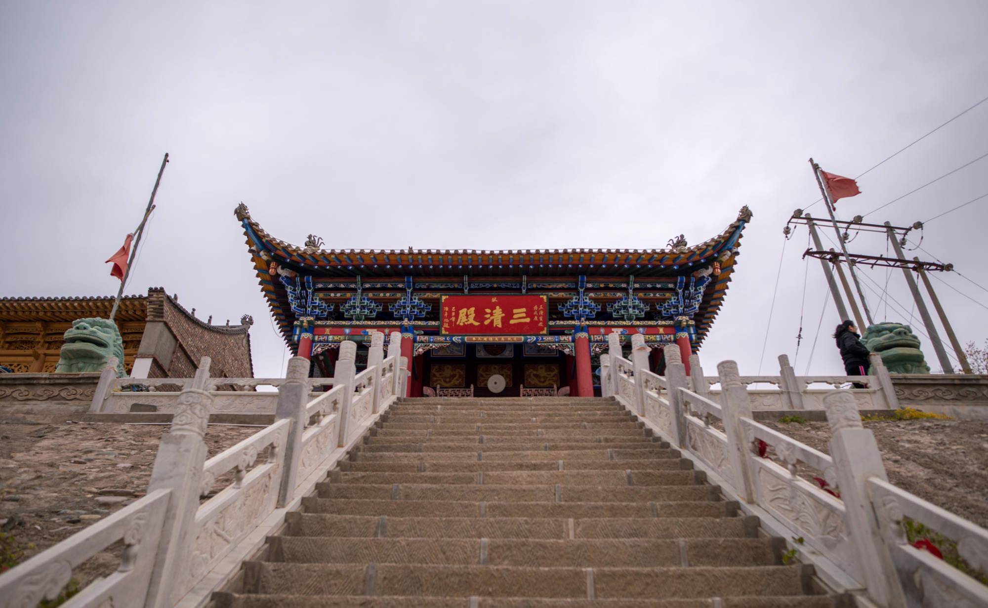 不知道,你听说过或去过甘肃白银景泰县的"五佛寺"吗?