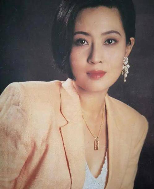不知生活疾苦的孙淳一直以来傅丽莉,妻子患病孙淳幡然醒悟不离不弃