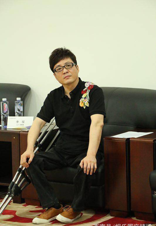 曝"残疾"歌手李琛投资邮币卡被骗了400万,网友评论好"恶毒"_因为_音乐
