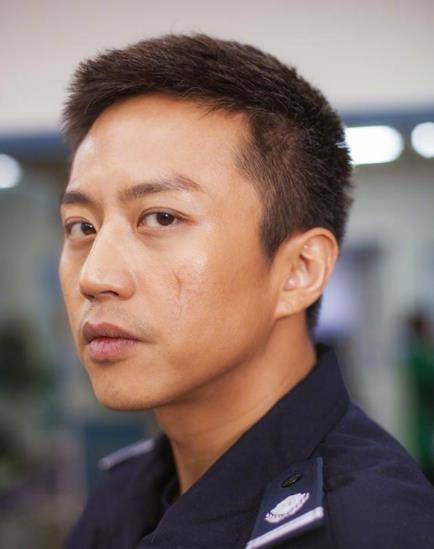 44岁邓超的"陨落"是国产娱乐影业的悲剧_父母_表演_父亲