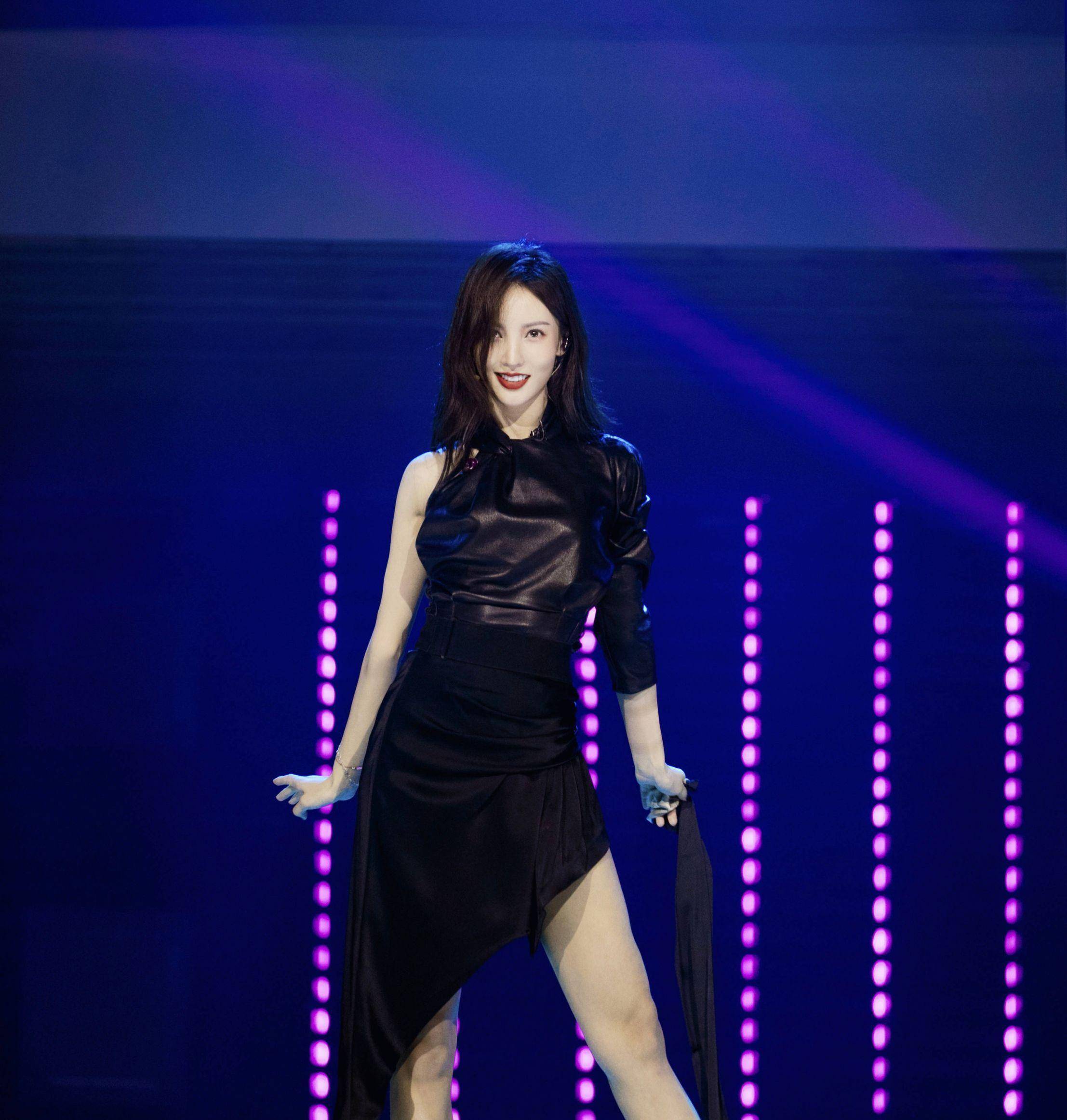 "浪姐"金晨:被风流韵事遮掩的姐姐_孟佳_舞台_实力