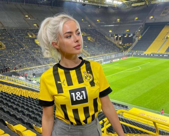 多特蒙德最性感女球迷是内衣模特视罗伊斯是她一生挚爱_比赛_席勒