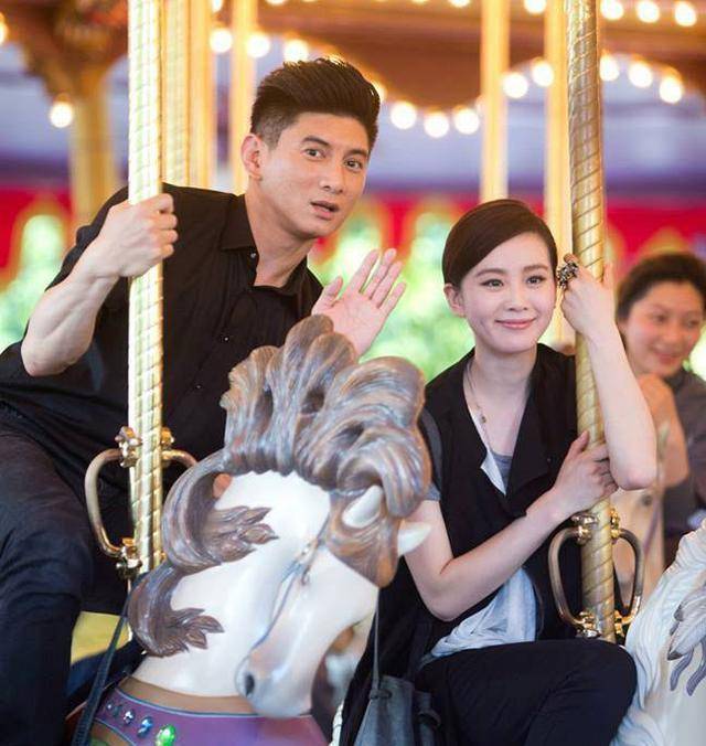 刘诗诗低调现身台北,吴奇隆带娃庆生成奶爸,女主外男主内也不错 _明星