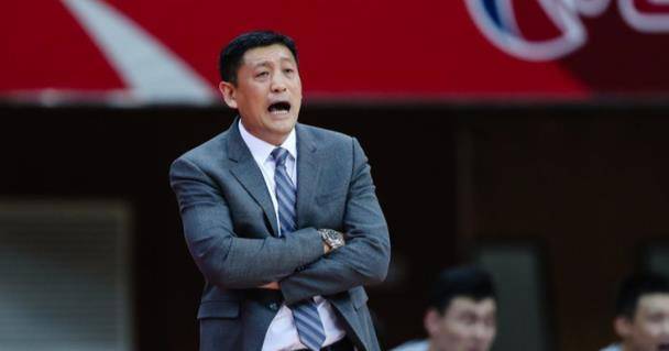 王怀玉接替杜锋出任广东宏远临时主帅,带队出战_比赛_伊戈尔_易建联