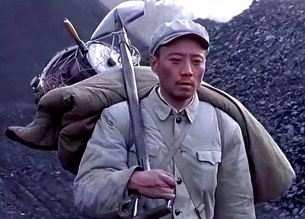 集结号原型老兵:靠捡破烂凑路费找部队48年,曾用轻机枪击落飞机